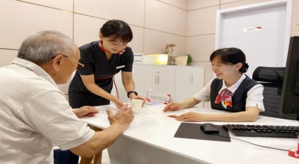 国家认可的配资平台 以金融温度筑牢老年消保防线——浙商银行济南分行深耕养老金融，从适老服务到数智守护的实践之路