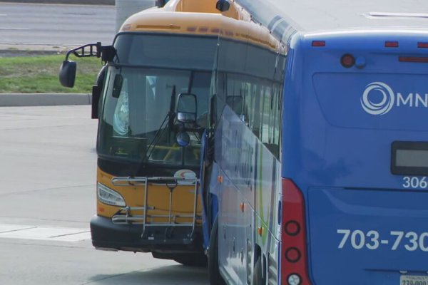 炒股配资杠杆 五角大楼附近公交车相撞致23伤，包括10名美国防部人员